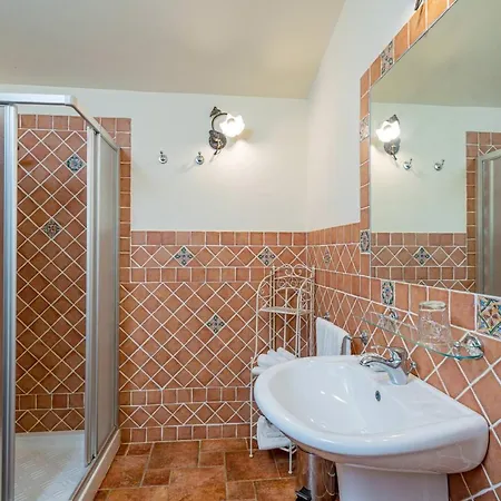 Borgo Alba Barona Turismo Rurale מלון גולפו אראנצ'י