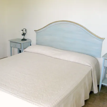 מלון Borgo Alba Barona Turismo Rurale 3*