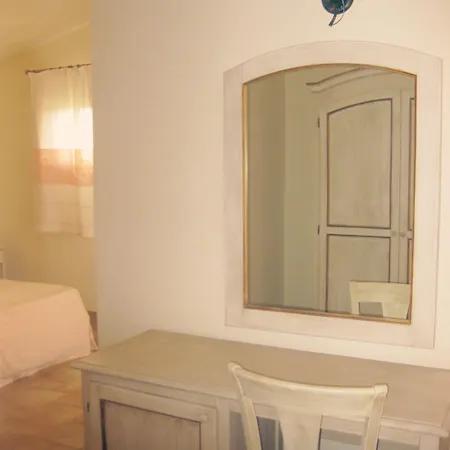 Borgo Alba Barona Turismo Rurale Отель Гольфо-Аранчи