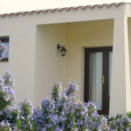 מלון Borgo Alba Barona Turismo Rurale 3*