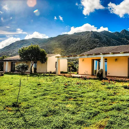 Отель Borgo Alba Barona Turismo Rurale Гольфо-Аранчи