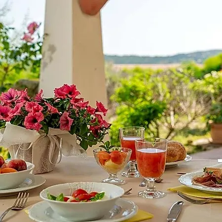 Borgo Alba Barona Turismo Rurale غولفو أرانتْشي
