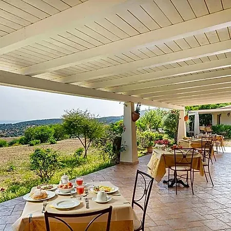 Отель Borgo Alba Barona Turismo Rurale 3*