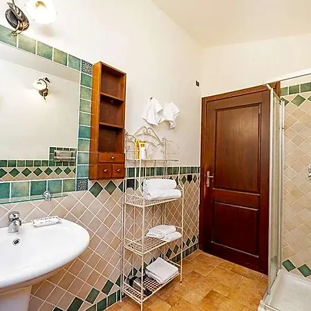 Отель Borgo Alba Barona Turismo Rurale Гольфо-Аранчи
