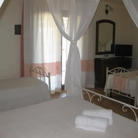 Borgo Alba Barona Turismo Rurale מלון 3*